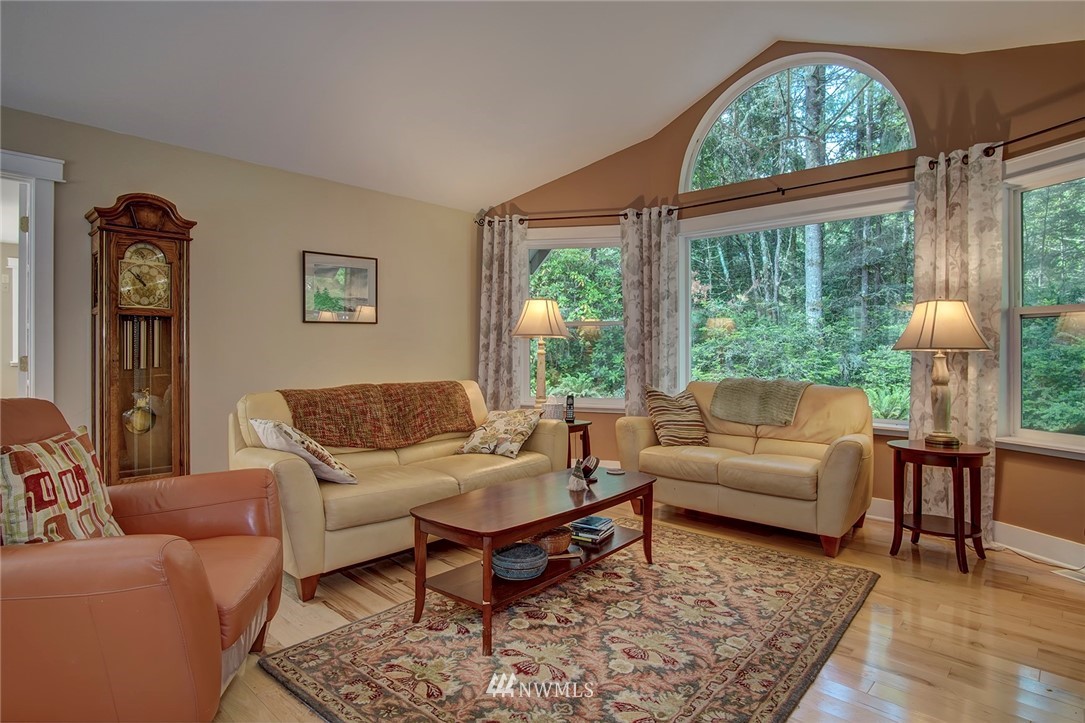 1027 Northwest Thompson Road Poulsbo, WA 98370 - Photo 21 of 39 Gallery Image 21