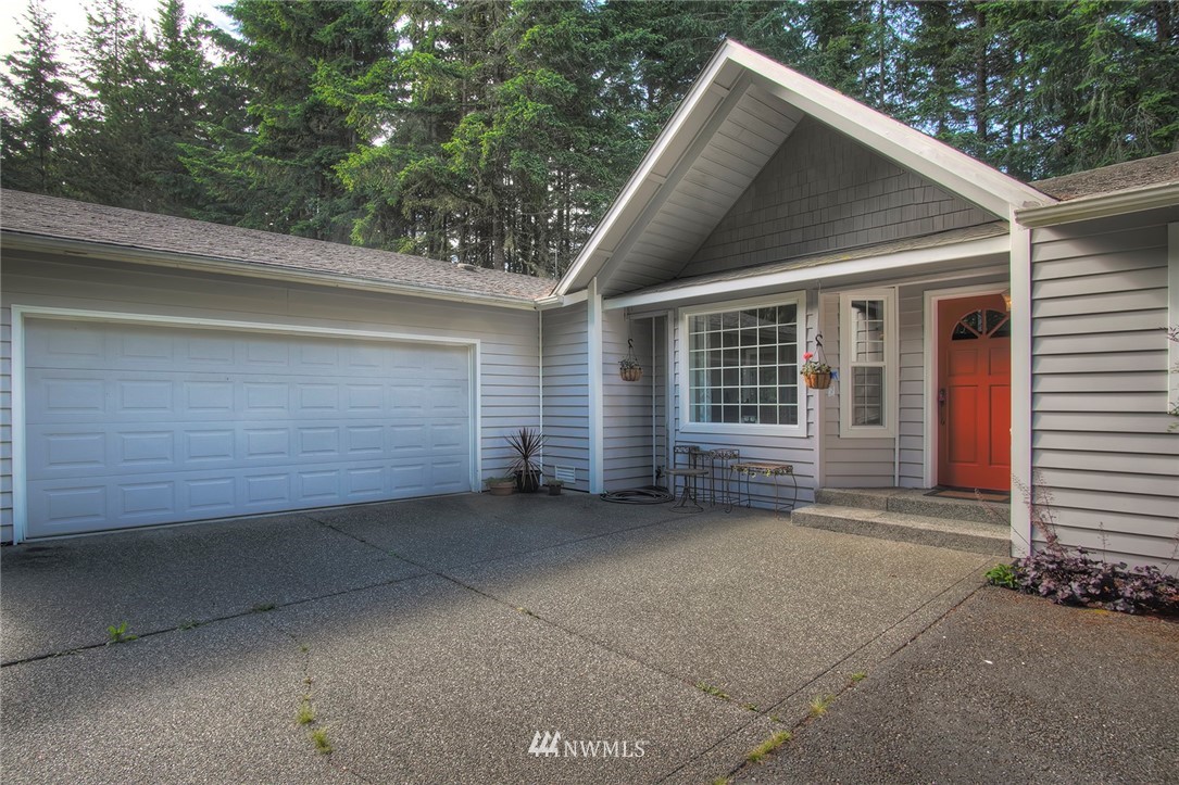 1027 Northwest Thompson Road Poulsbo, WA 98370 - Photo 4 of 39 Gallery Image 4