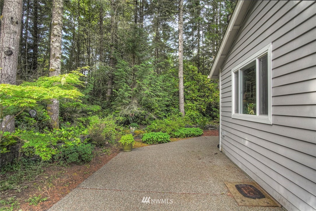 1027 Northwest Thompson Road Poulsbo, WA 98370 - Photo 33 of 39 Gallery Image 33