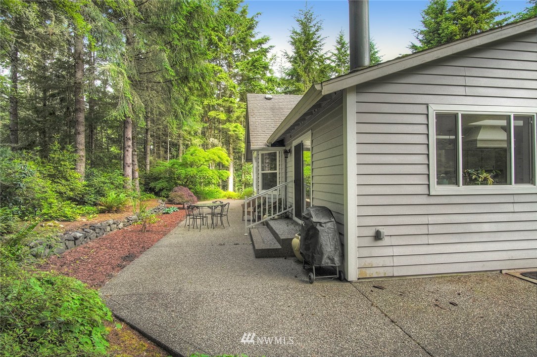 1027 Northwest Thompson Road Poulsbo, WA 98370 - Photo 34 of 39 Gallery Image 34