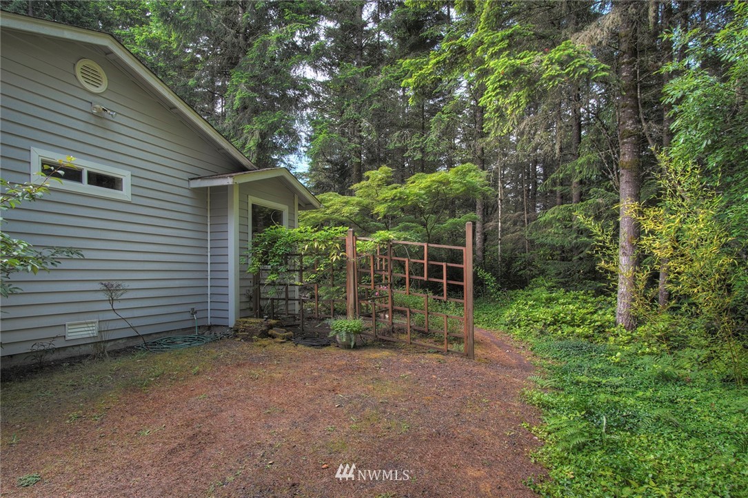 1027 Northwest Thompson Road Poulsbo, WA 98370 - Photo 37 of 39 Gallery Image 37
