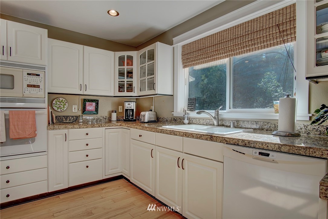 1027 Northwest Thompson Road Poulsbo, WA 98370 - Photo 10 of 39 Gallery Image 10