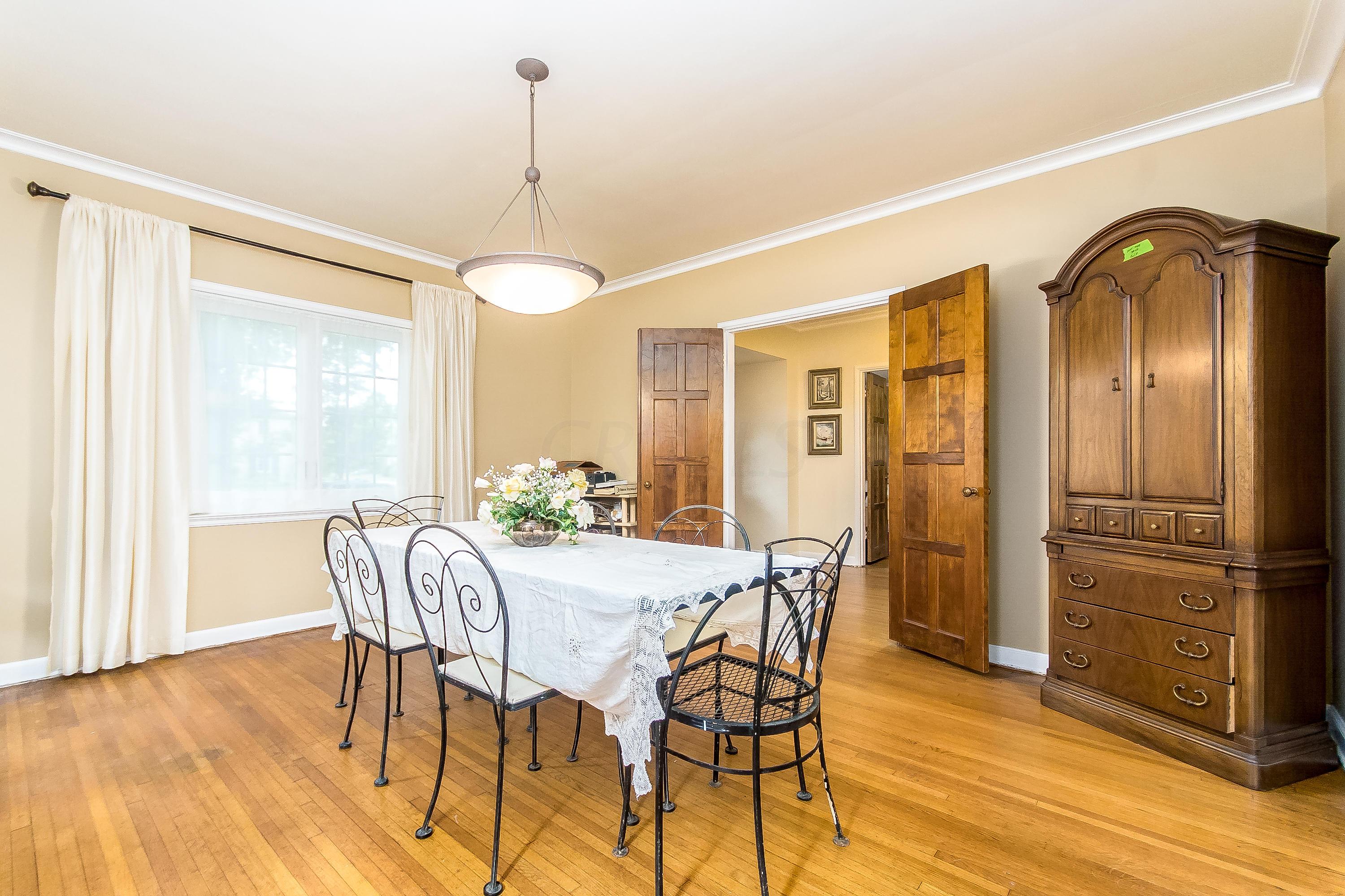2704 Bexley Park Road Columbus, OH 43209 - Photo 11 of 56