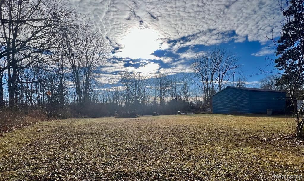 6163 Coldwater Road Flushing, MI 48433 - Photo 3 of 5
