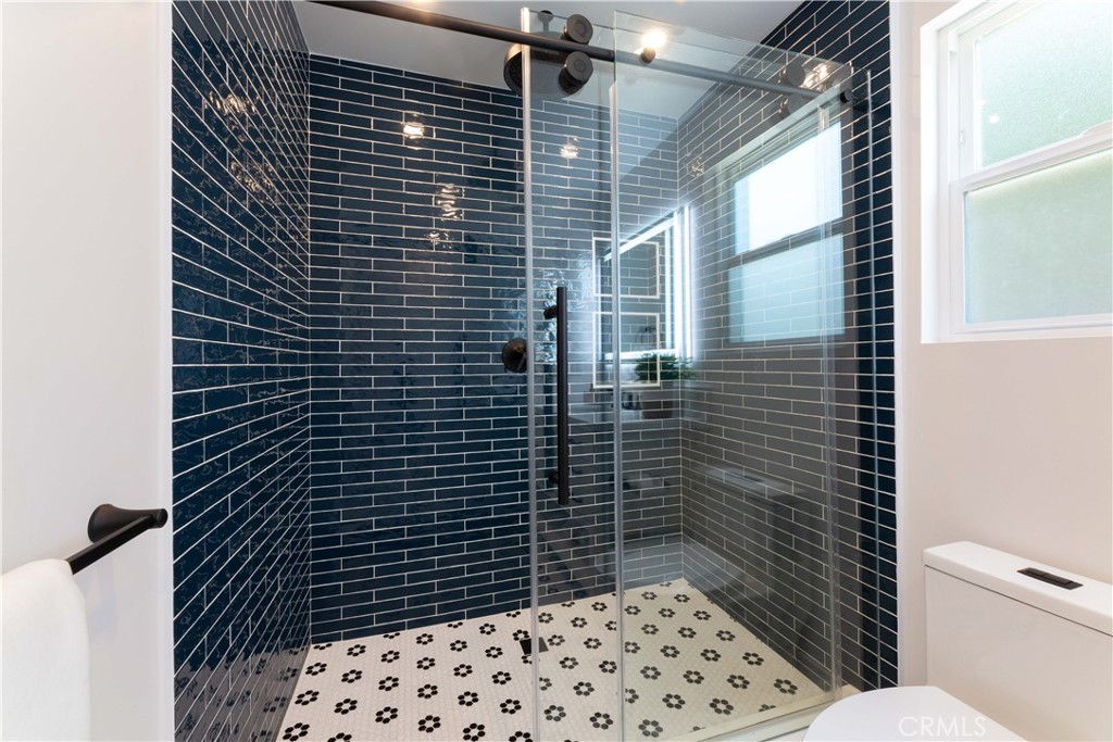 4907 East Arbor Road Long Beach, CA 90808 - Photo 32 of 47 Gorgeous walk-in shower.