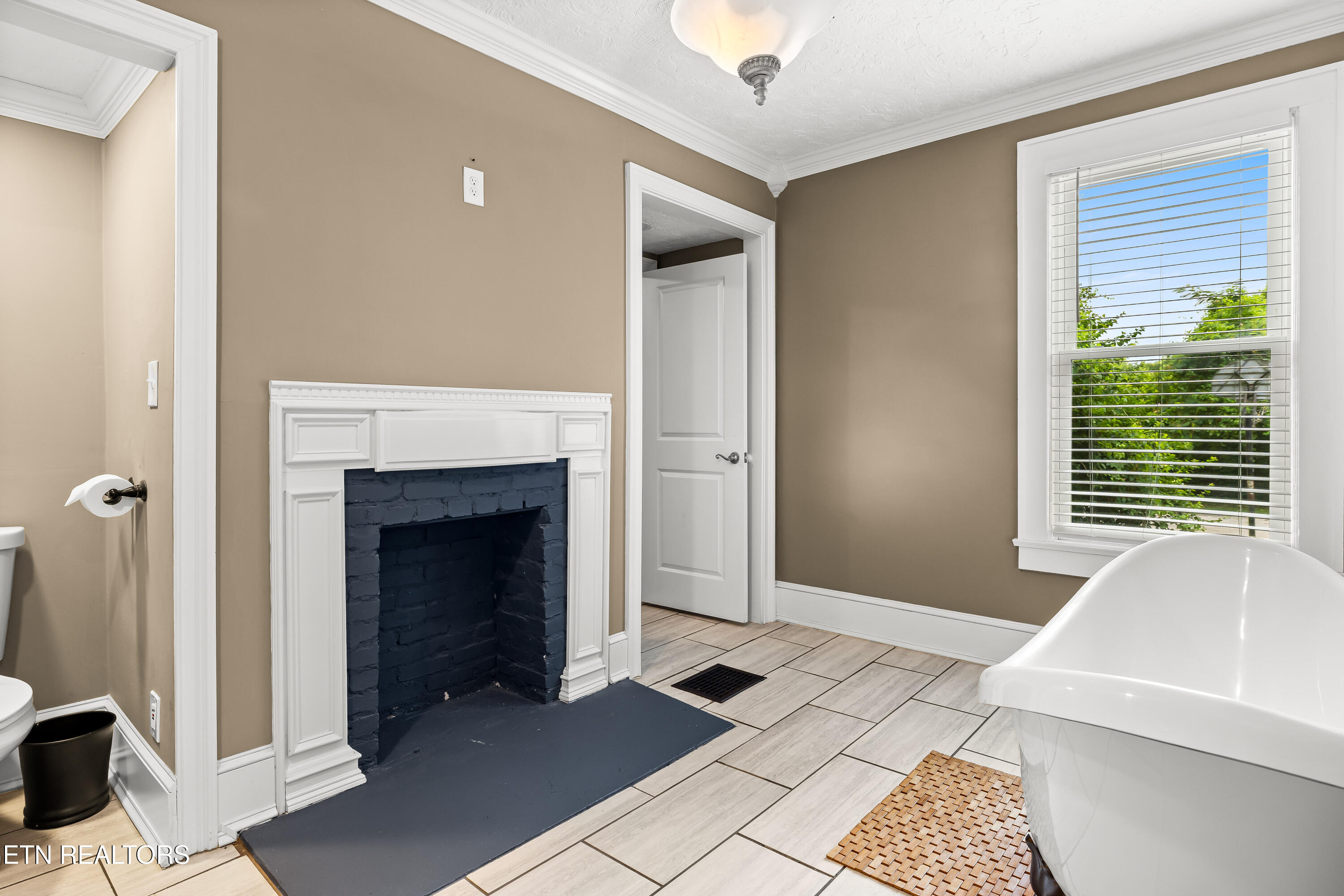 1014 Sevierville Road Maryville, TN 37804 - Photo 27 of 52 1014SeviervilleRd-17