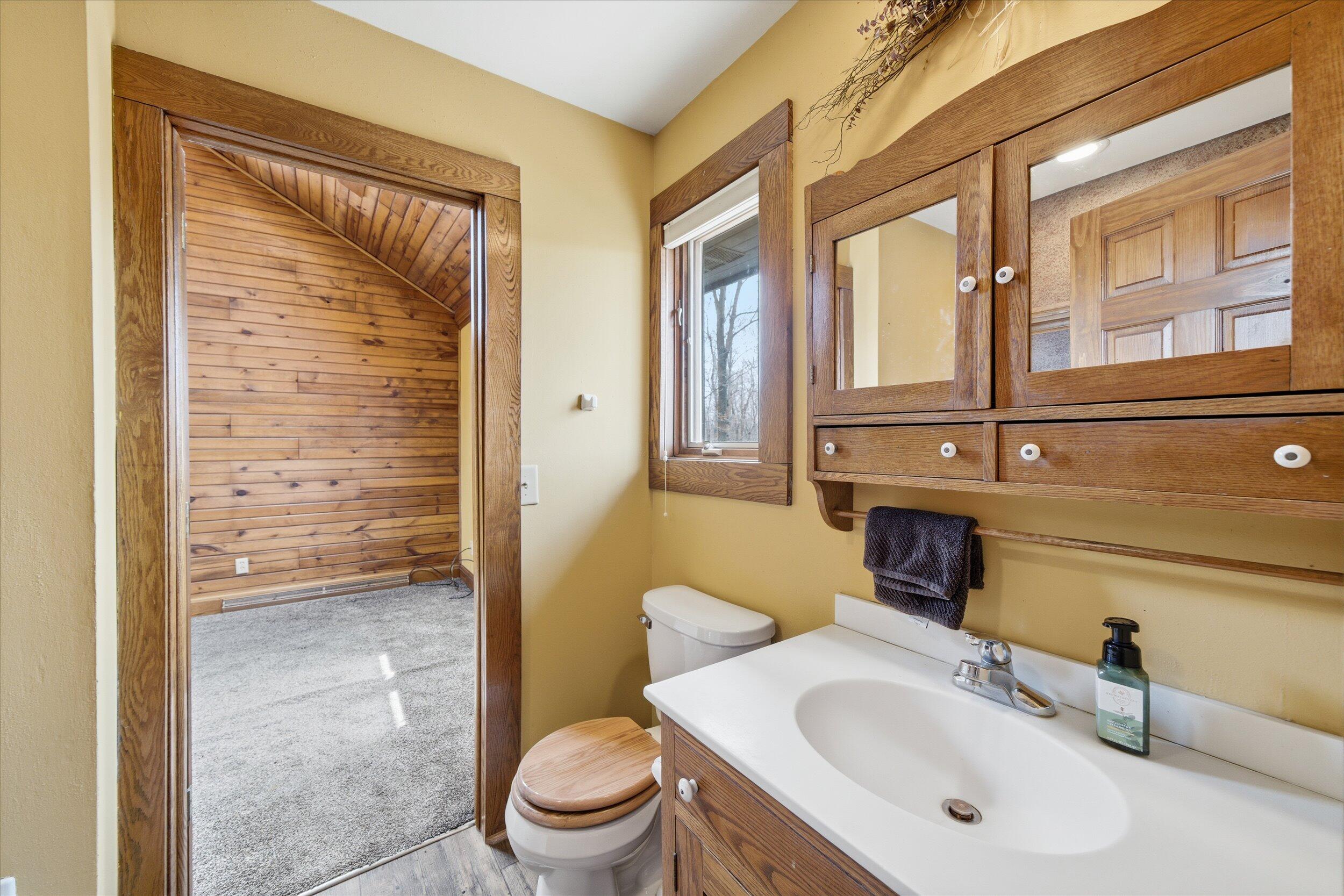 9561 Maple Tree Road Kewaskum, WI 53040 - Photo 18 of 46 upper bathroom