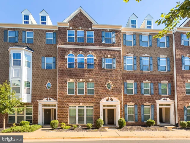 $595,000 | 13682 Endeavour Drive, Unit 19D, Herndon, VA 20171