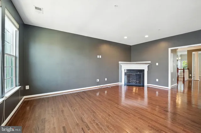 $595,000 | 13682 Endeavour Drive, Unit 19D, Herndon, VA 20171