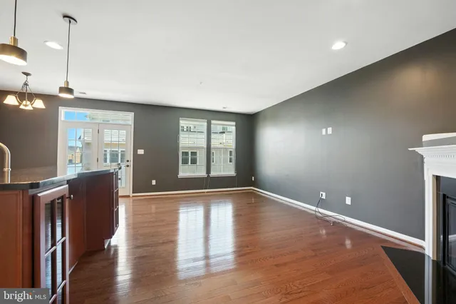 $595,000 | 13682 Endeavour Drive, Unit 19D, Herndon, VA 20171