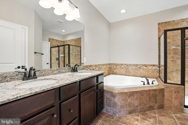 $595,000 | 13682 Endeavour Drive, Unit 19D, Herndon, VA 20171