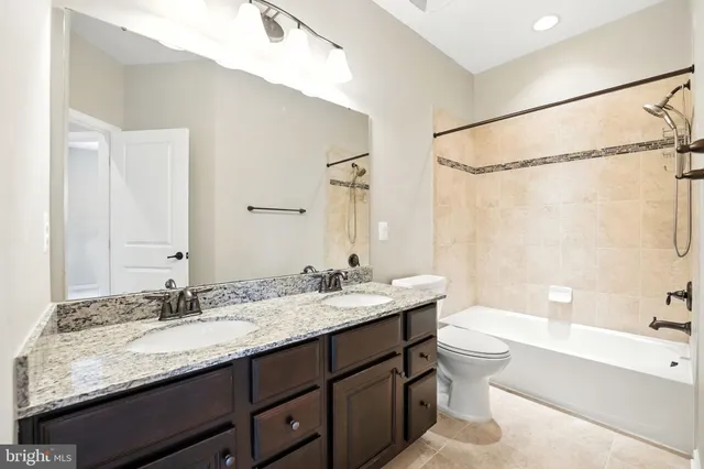 $595,000 | 13682 Endeavour Drive, Unit 19D, Herndon, VA 20171