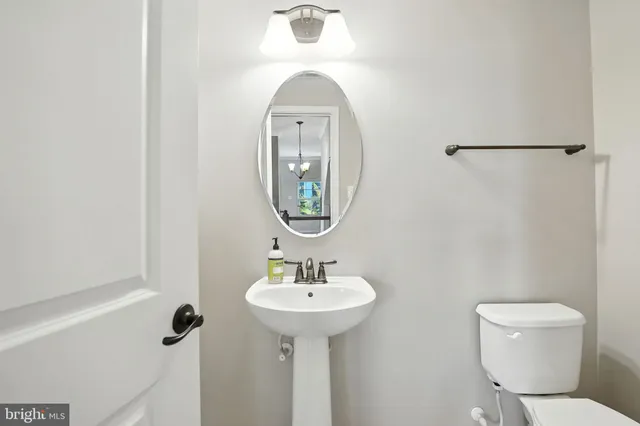 $595,000 | 13682 Endeavour Drive, Unit 19D, Herndon, VA 20171