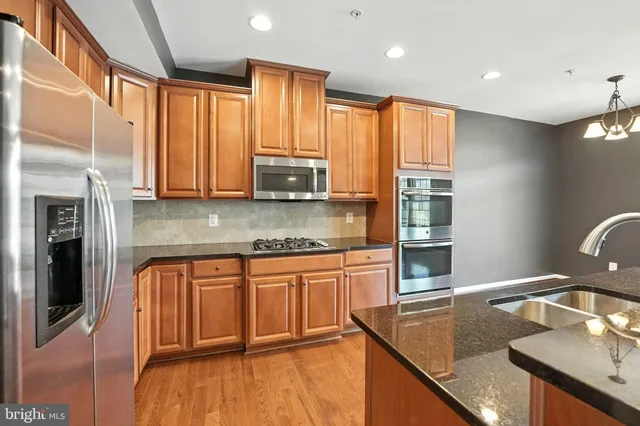 $595,000 | 13682 Endeavour Drive, Unit 19D, Herndon, VA 20171