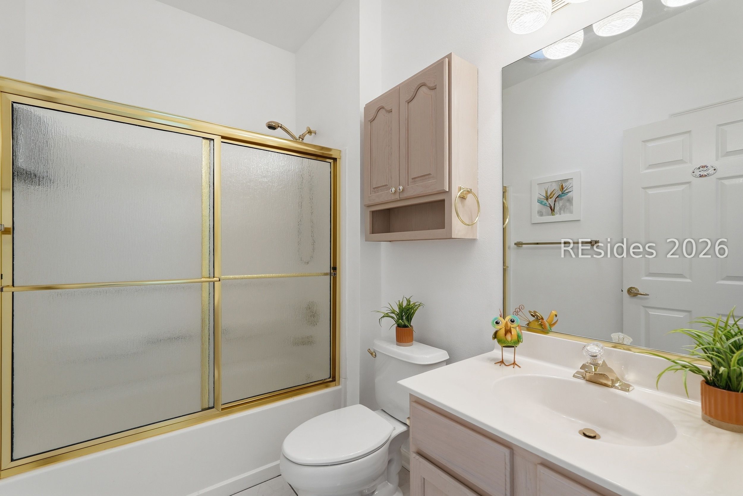 1 Caleb Court Bluffton, SC 29909 - Photo 34 of 70 Functional guest bath with neutral finishes.