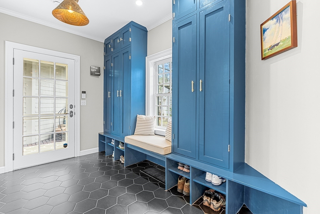 16 Nantucket Road Wellesley, MA 02481 - Photo 11 of 33