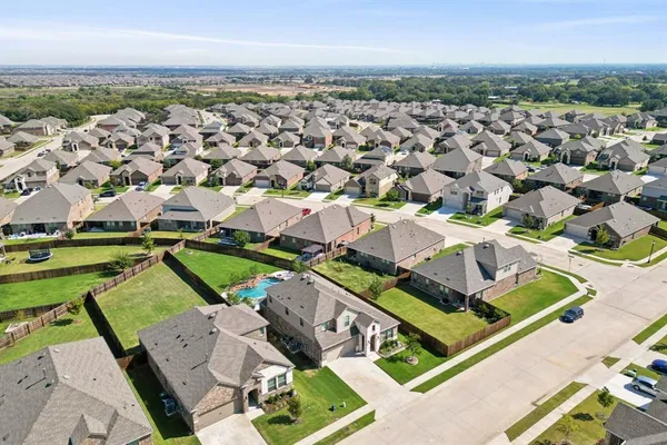 $389,000 | 3212 Brady Starr Drive, Aubrey, TX 76227