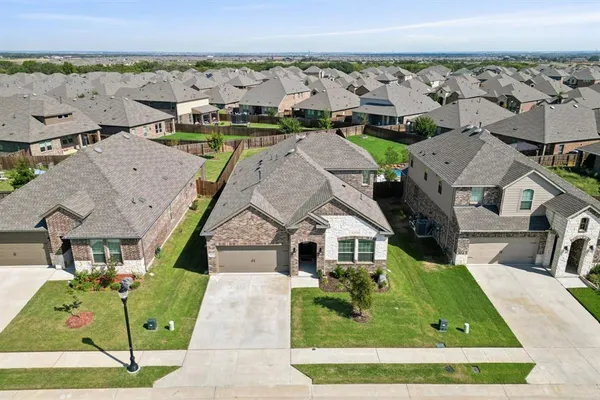 $389,000 | 3212 Brady Starr Drive, Aubrey, TX 76227