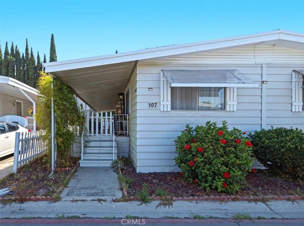 300 North Rampart Street, Unit 107 Orange, CA 92868 - Photo 5 of 27