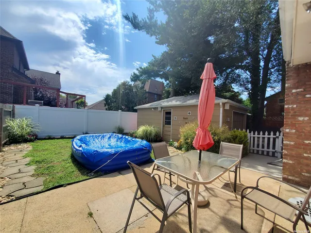 $679,000 | 100 Northumberland Gate, Unit GATE, Lynbrook, NY 11563