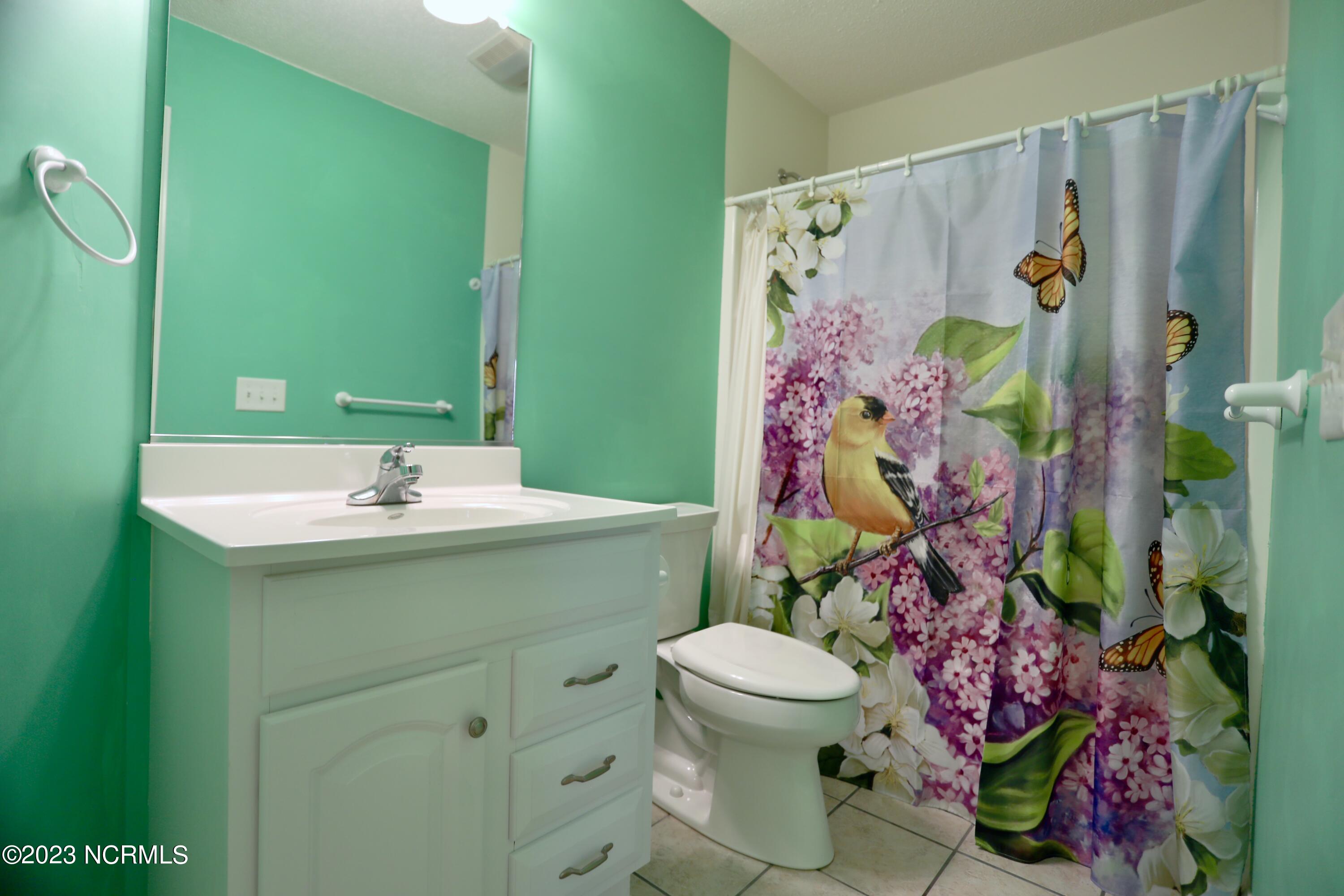 545 Pinehurst Trace Drive Pinehurst, NC 28374 - Photo 18 of 32 Guest Bath