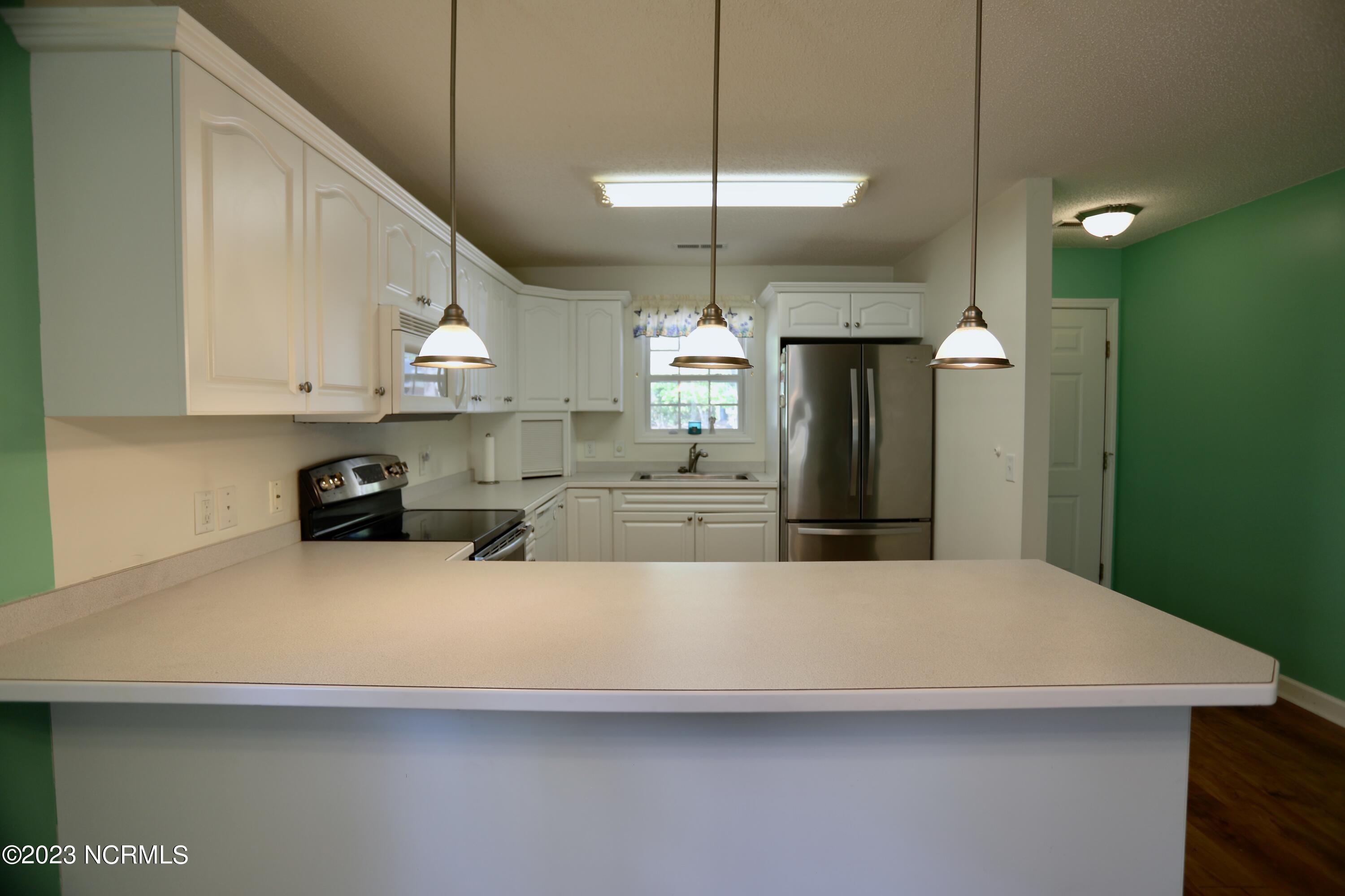 545 Pinehurst Trace Drive Pinehurst, NC 28374 - Photo 7 of 32 Breakfast Bar