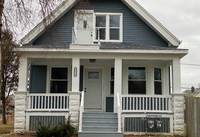 $2,500 | 3171 South 9th Street, Milwaukee, WI 53215