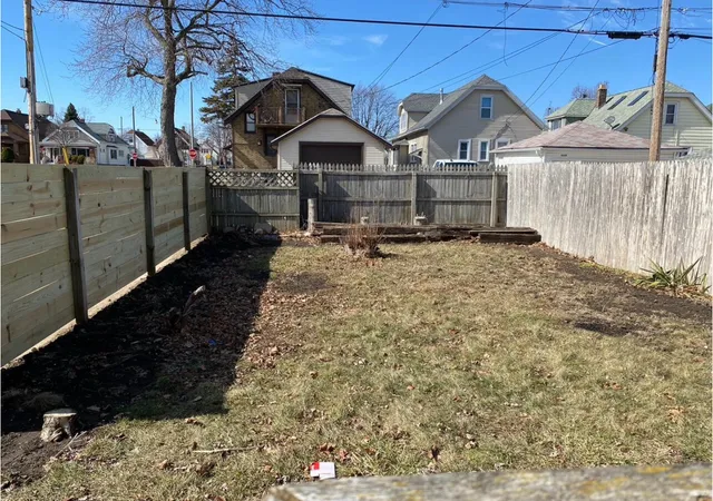 $2,500 | 3171 South 9th Street, Milwaukee, WI 53215