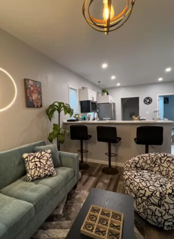 $2,500 | 3171 South 9th Street, Milwaukee, WI 53215