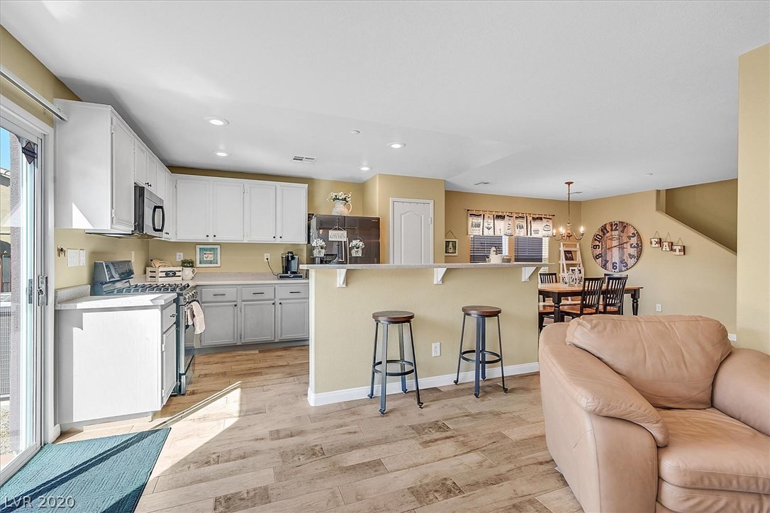 1163 Paradise River Road Henderson, NV 89002 - Photo 4 of 12
