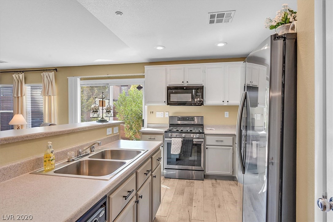 1163 Paradise River Road Henderson, NV 89002 - Photo 5 of 12
