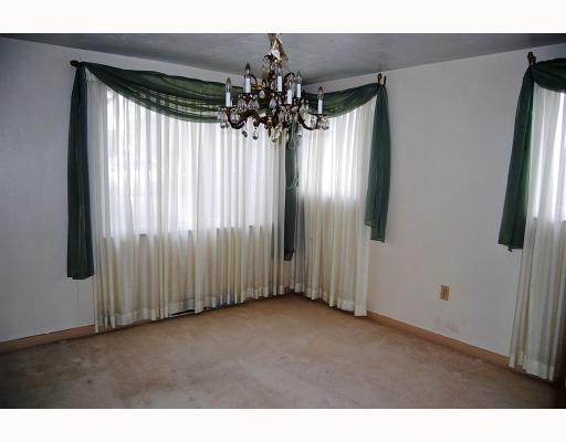 2339 Rose Garden Road Pittsburgh, PA 15220 - Photo 6 of 13 Dining Room.