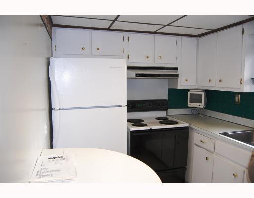 2339 Rose Garden Road Pittsburgh, PA 15220 - Photo 10 of 13 Kitchen.