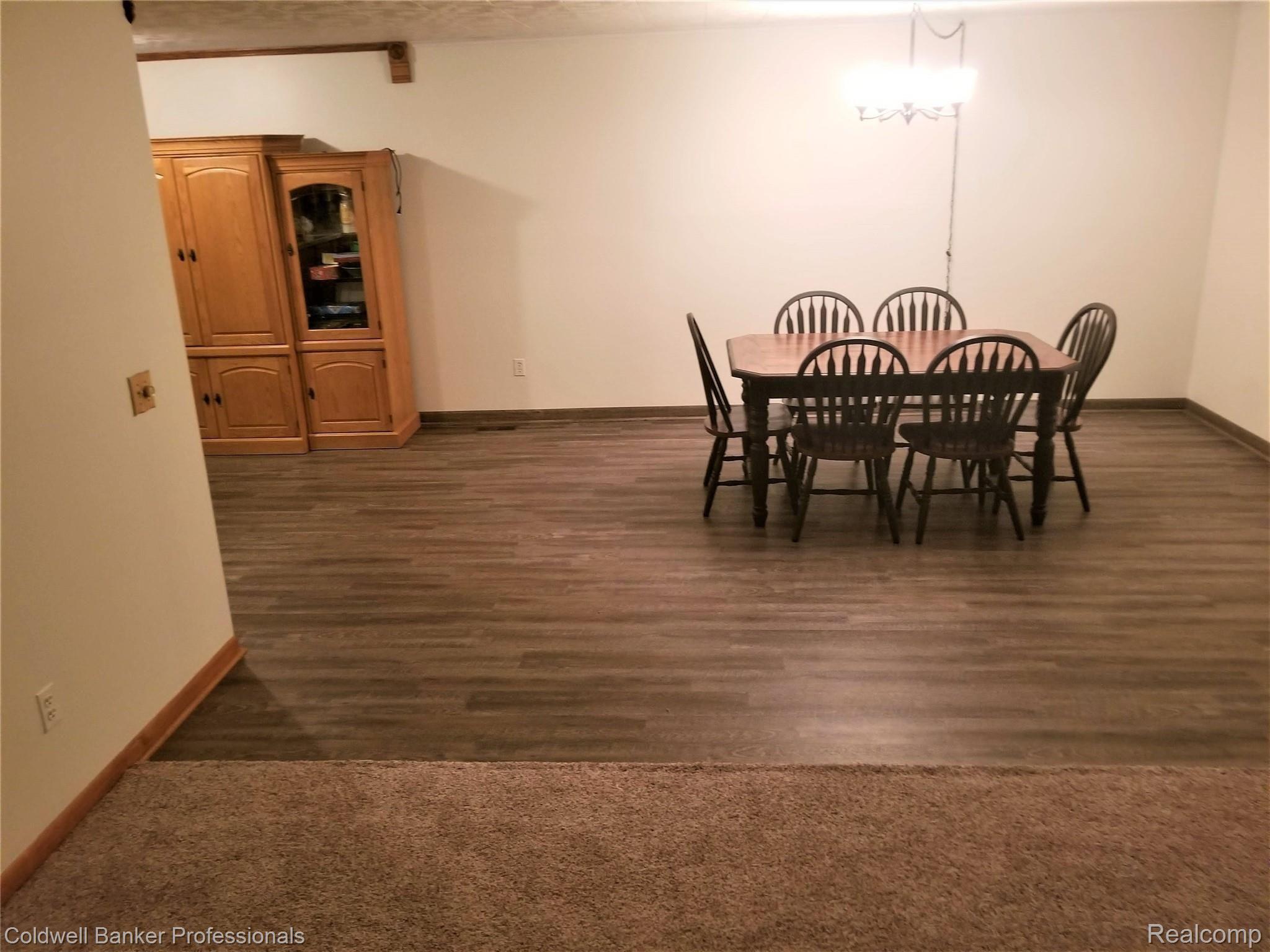2040 Hasler Lake Road Lapeer, MI 48446 - Photo 24 of 38 Dining Room