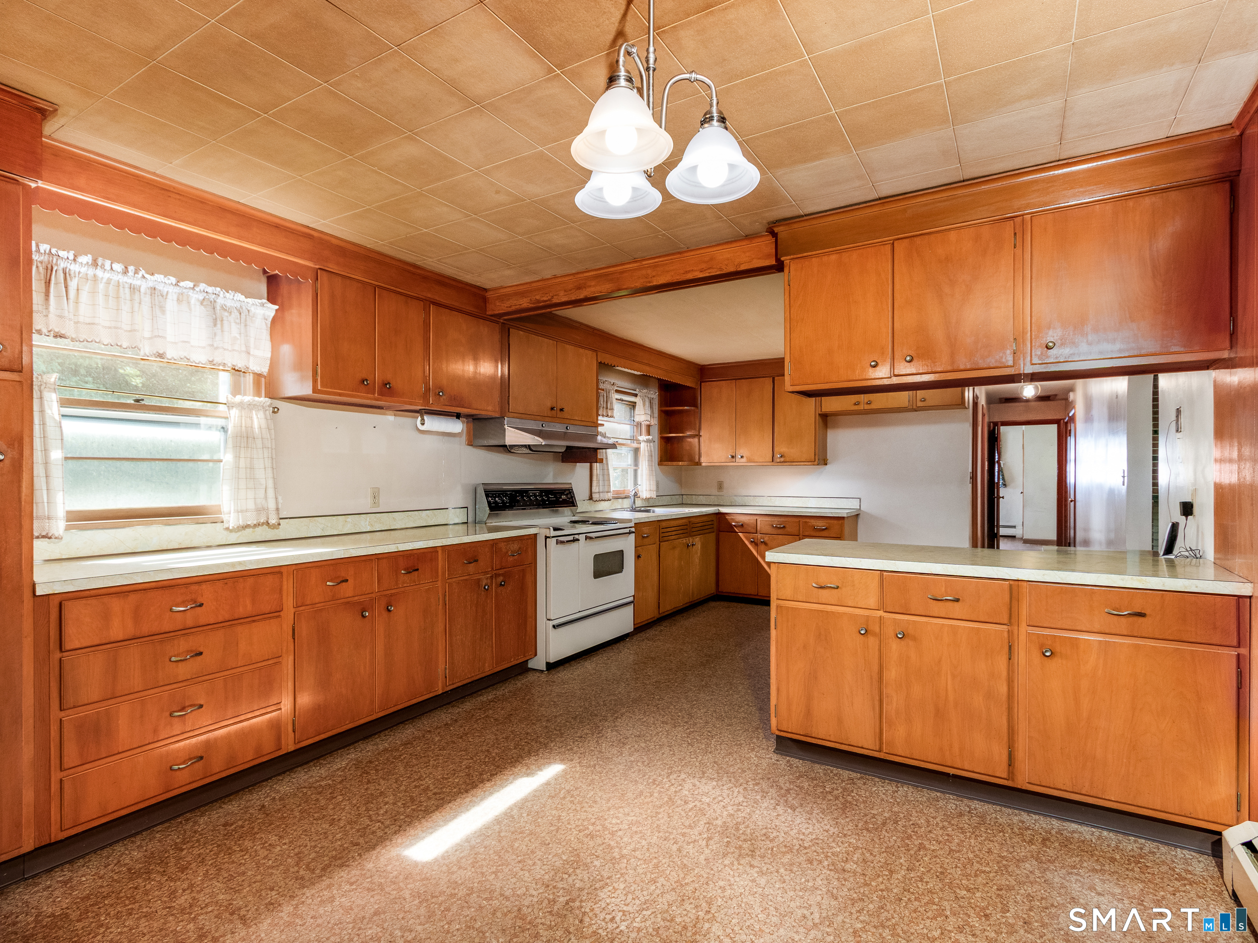 1175 South Curtis Street Wallingford, CT 06492 - Photo 9 of 40