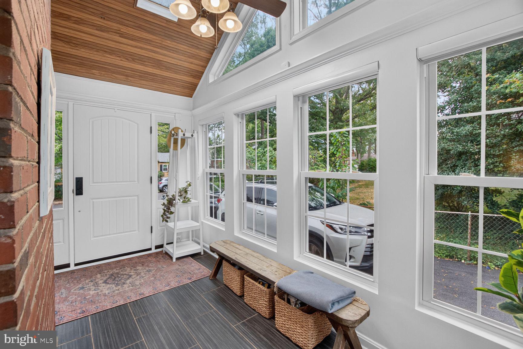 301 Pinewood Avenue Silver Spring, MD 20901 - Photo 5 of 43 Gallery Image 5