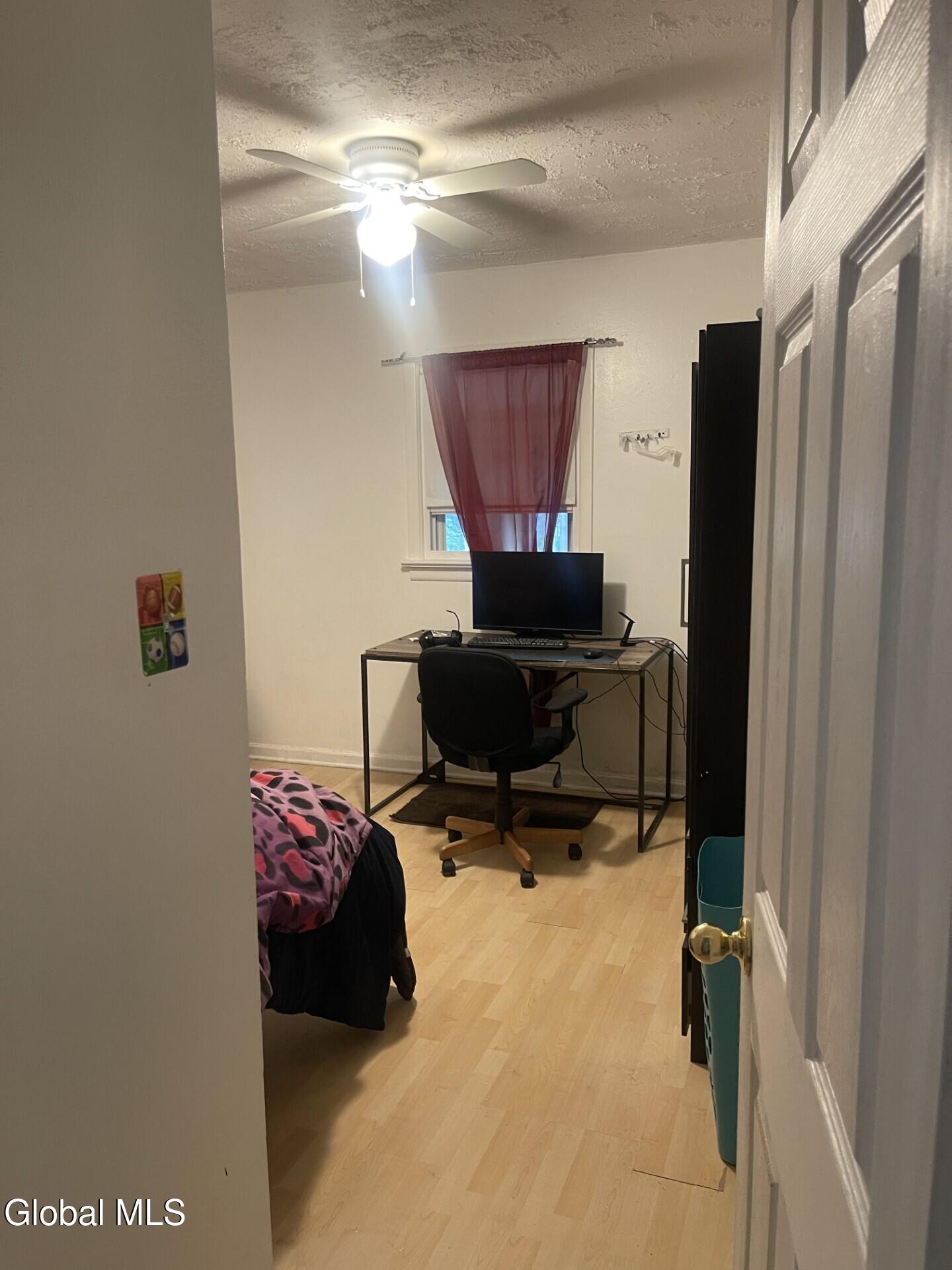 21 Ridgecrest Avenue Colonie, NY 12110 - Photo 5 of 11 1bd1a24d-4673-47ae-9b4a-4b260d1f4f7c