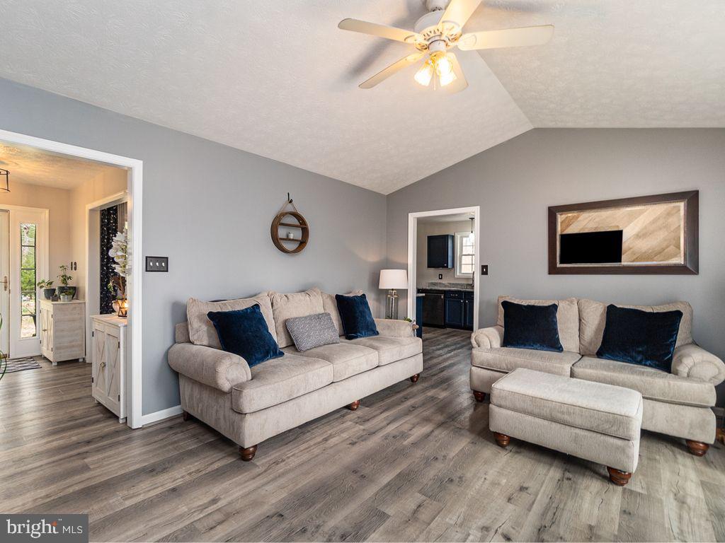 10411 Hidden Lake Lane Rixeyville, VA 22737 - Photo 12 of 35 Living Room