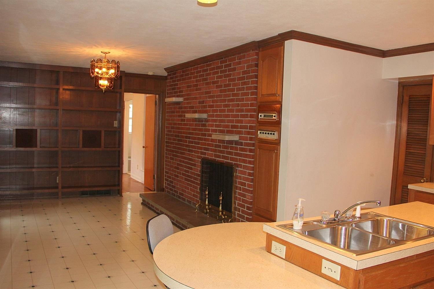 1006 Castleton Way Lexington, KY 40517 - Photo 3 of 34 Photo 3