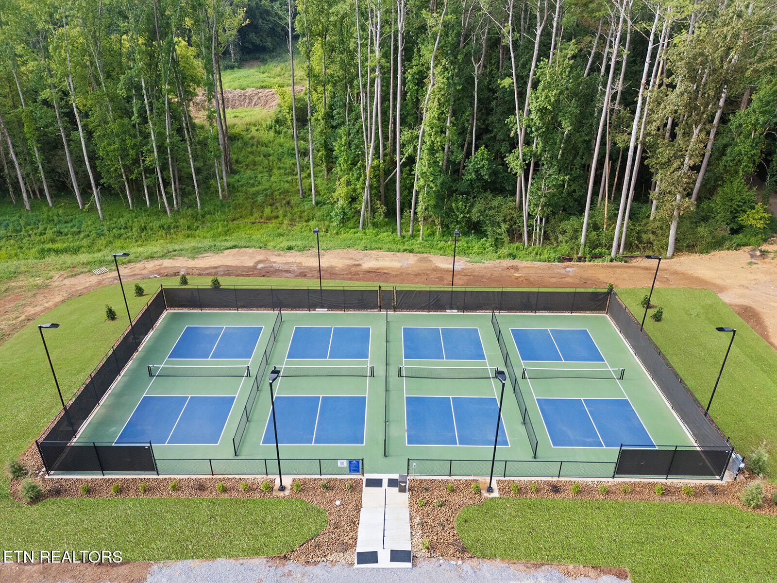 650 Red Fox Run Loudon, TN 37774 - Photo 20 of 28 Pickle Ball