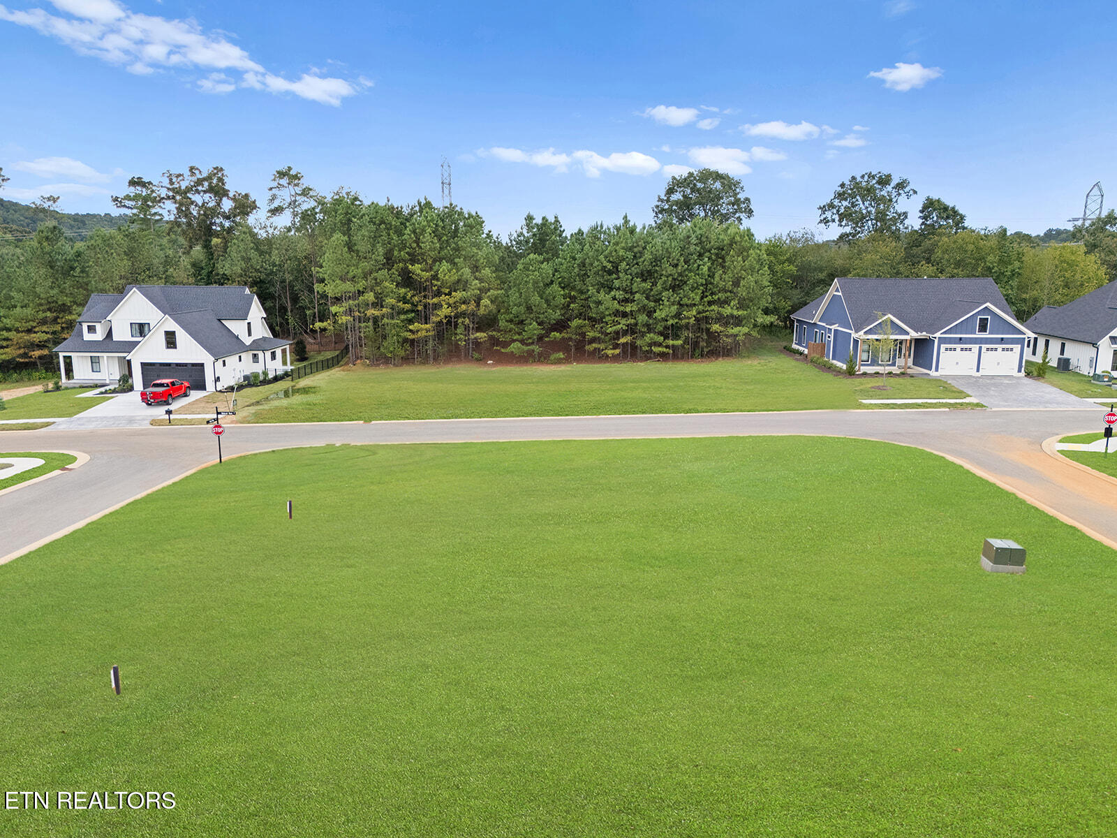 650 Red Fox Run Loudon, TN 37774 - Photo 8 of 28 DJI_20250801023144_0053_D (1)