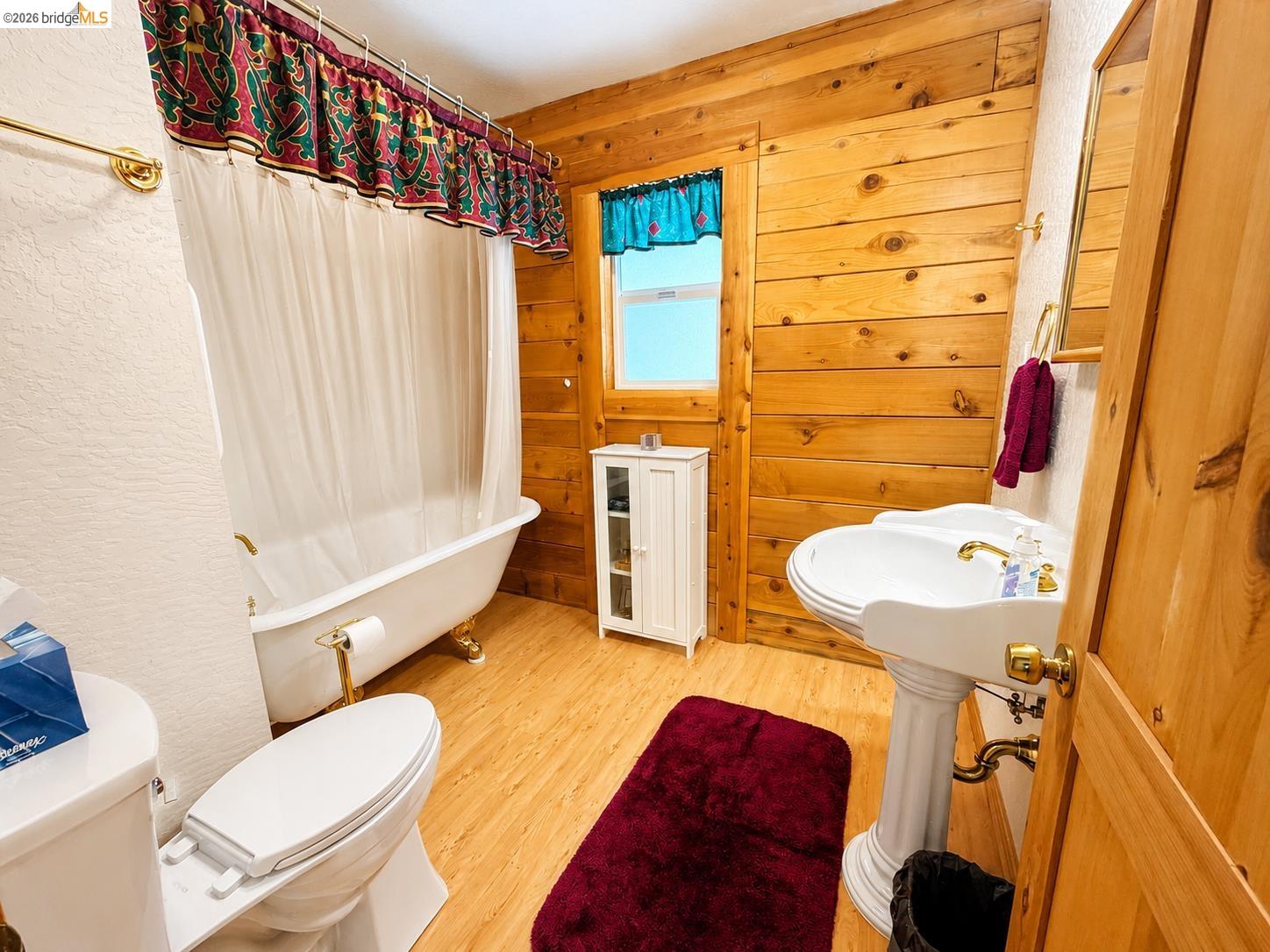 21181 Phoenix Lake Road Sonora, CA 95370 - Photo 31 of 34 Bathroom