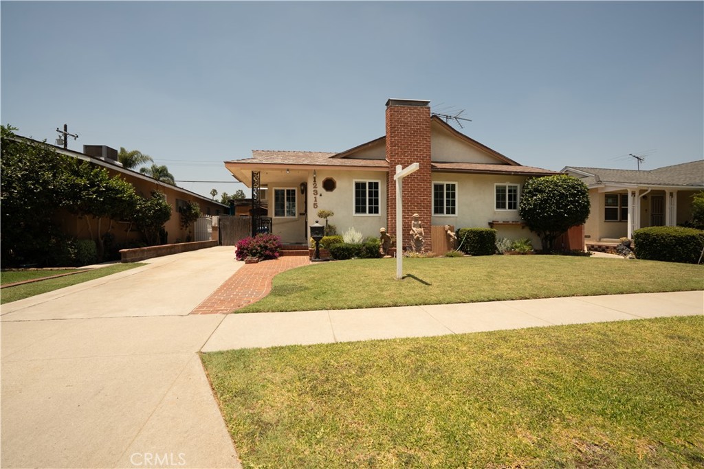 12315 Pomering Road Downey, CA 90242 - Photo 6 of 46