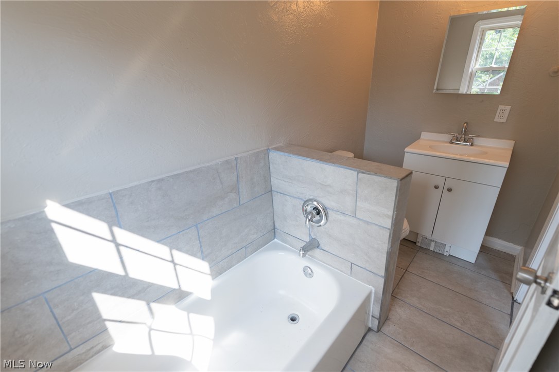 3222 Whitethorn Road Cleveland, OH 44118 - Photo 20 of 30 Gallery Image 20