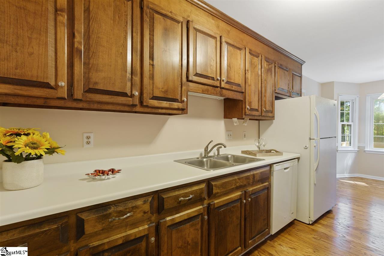 209 Spring Lake Loop Simpsonville, SC 29681 - Photo 7 of 34 Gallery Image 7