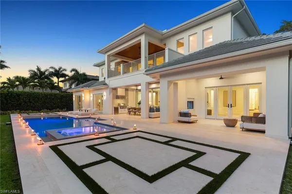 $8,295,000 | 1985 Crayton Road, Naples, FL 34102