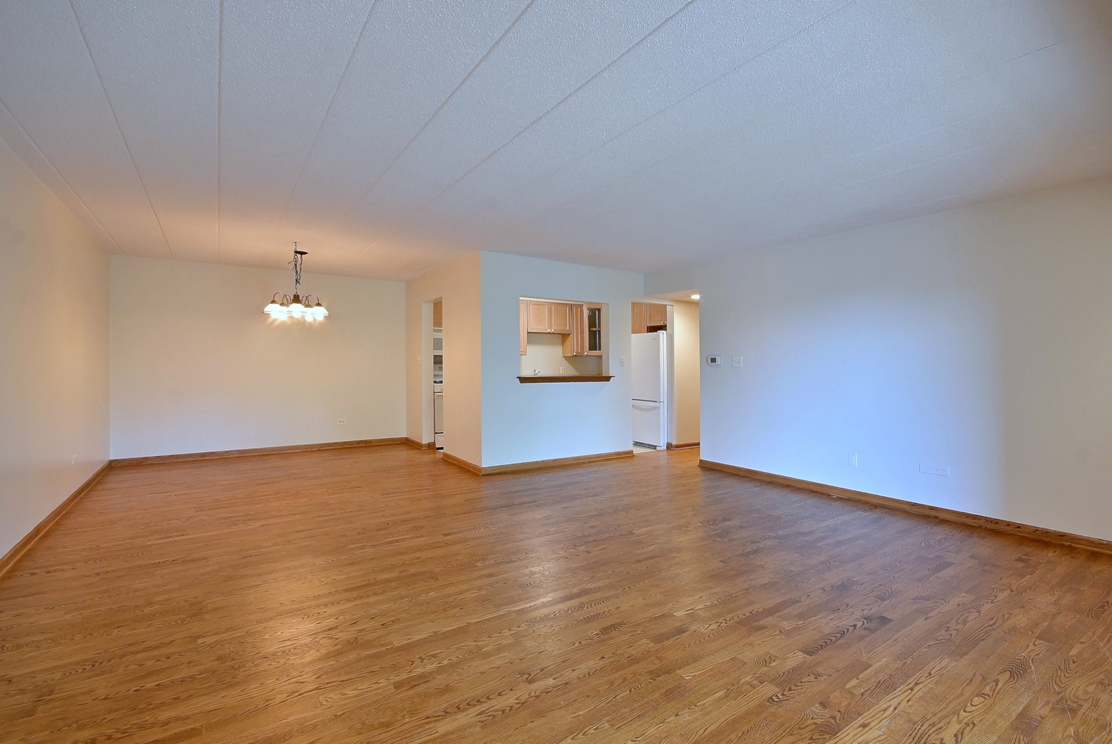 110 West Butterfield Road, Unit 302S Elmhurst, IL 60126 - Photo 7 of 32