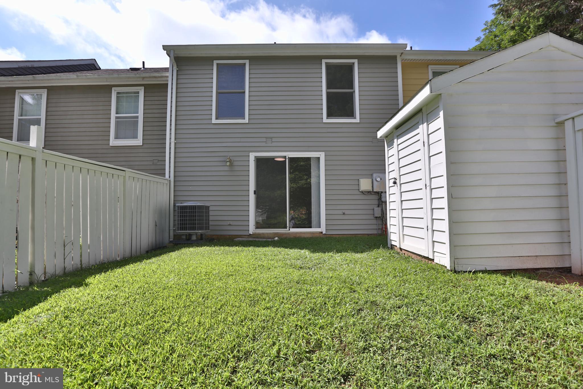 1541 Poplar Grove Drive Reston, VA 20194 - Photo 22 of 30 Exterior (Rear)
