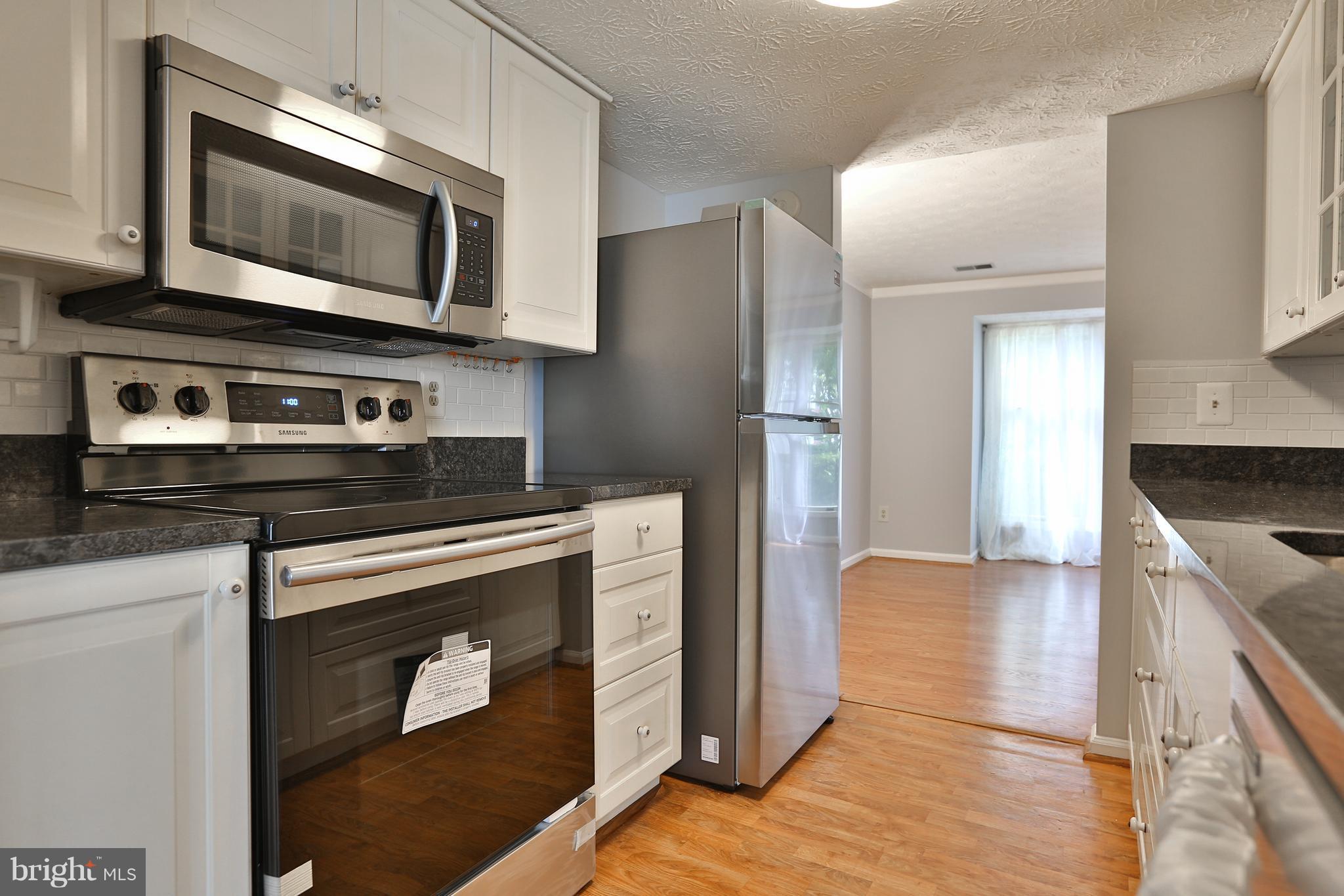 1541 Poplar Grove Drive Reston, VA 20194 - Photo 5 of 30 Kitchen
