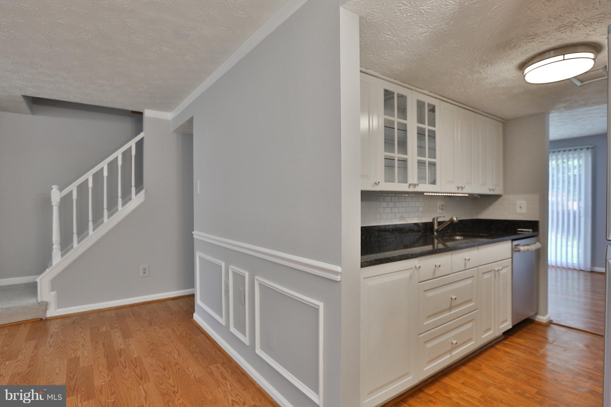 1541 Poplar Grove Drive Reston, VA 20194 - Photo 8 of 30 Kitchen